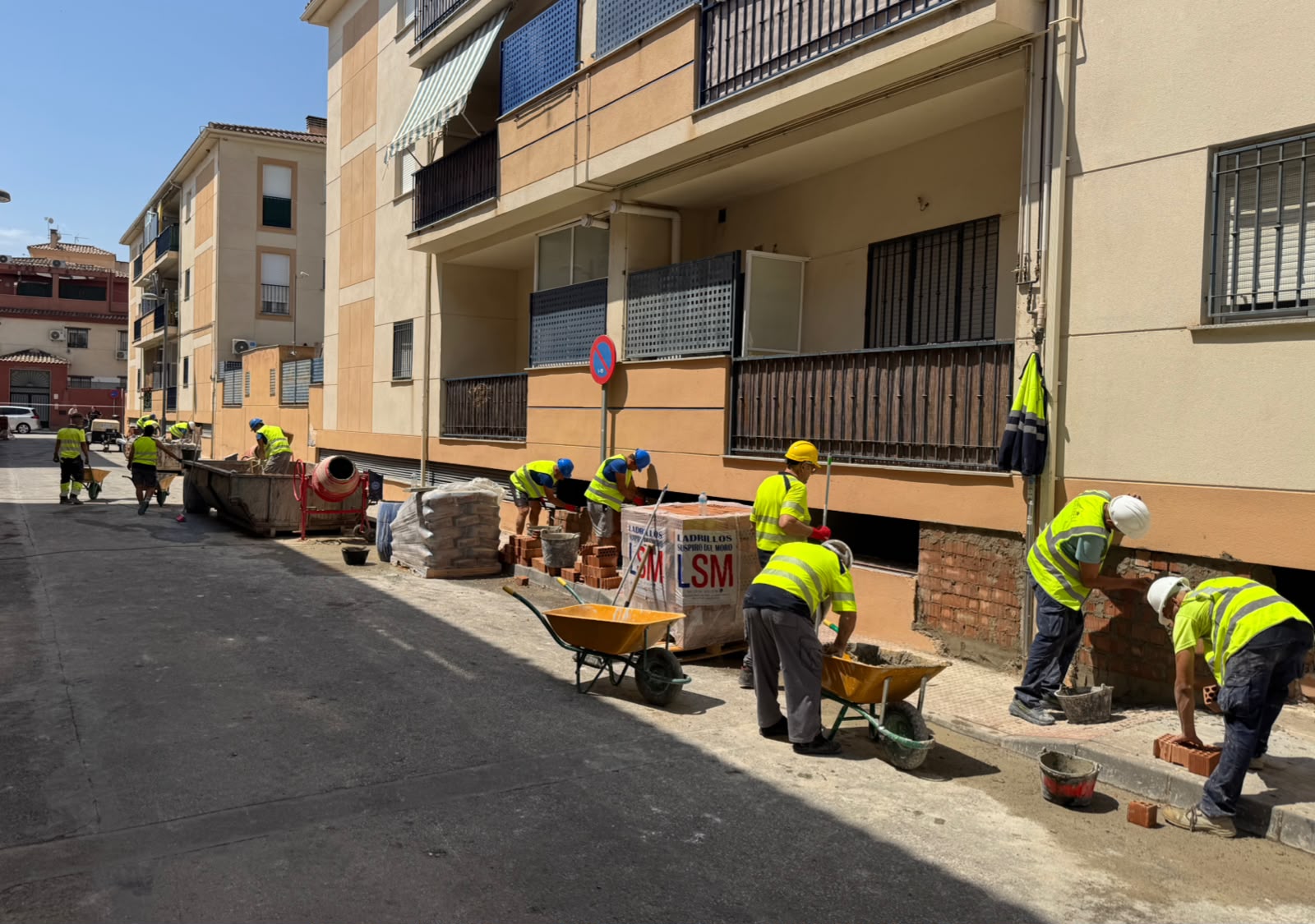 En Las Gabias avanzan los trabajos de refuerzo de los edificios desalojados
